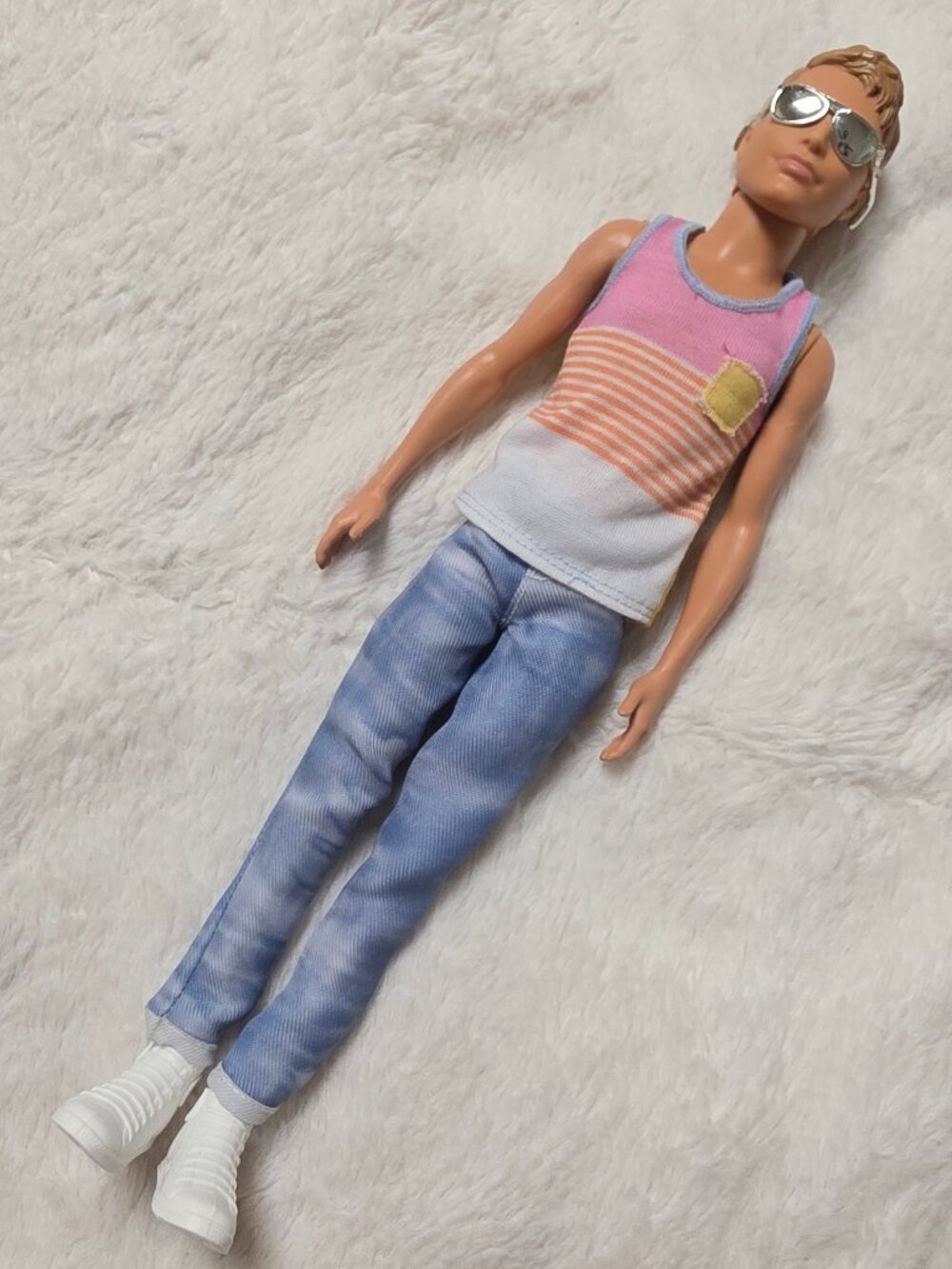 Mattel Ken Fashionistas #11 Hyped on Stripes Doll FNH43 Slim Freckles Complete